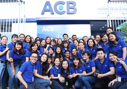 Áo thun công sở cho nhân viên văn phòng