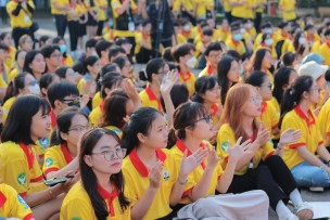 dong-phuc-truong-dai-hoc-su-pham-ky-thuat-tp-hcm