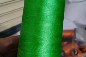 Nên In Hay Thêu Logo Trên Áo Polo Đồng Phục?