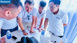 Áo Polo Công Ty Bao Nhiêu Tiền? Giá Phụ Thuộc Những Gì?