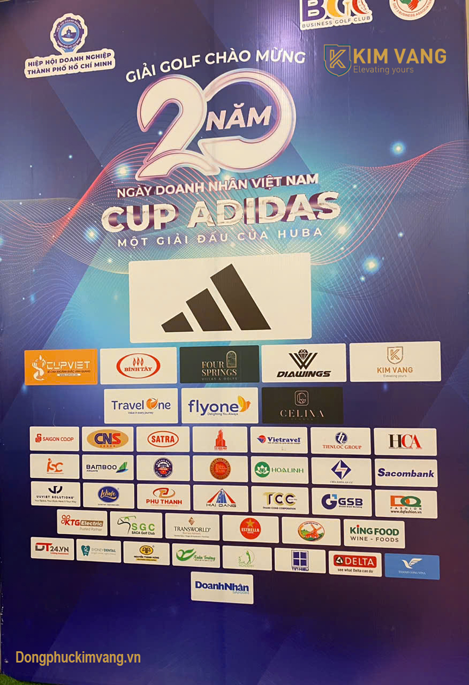 20 nam cup adidas kim vang tai tro