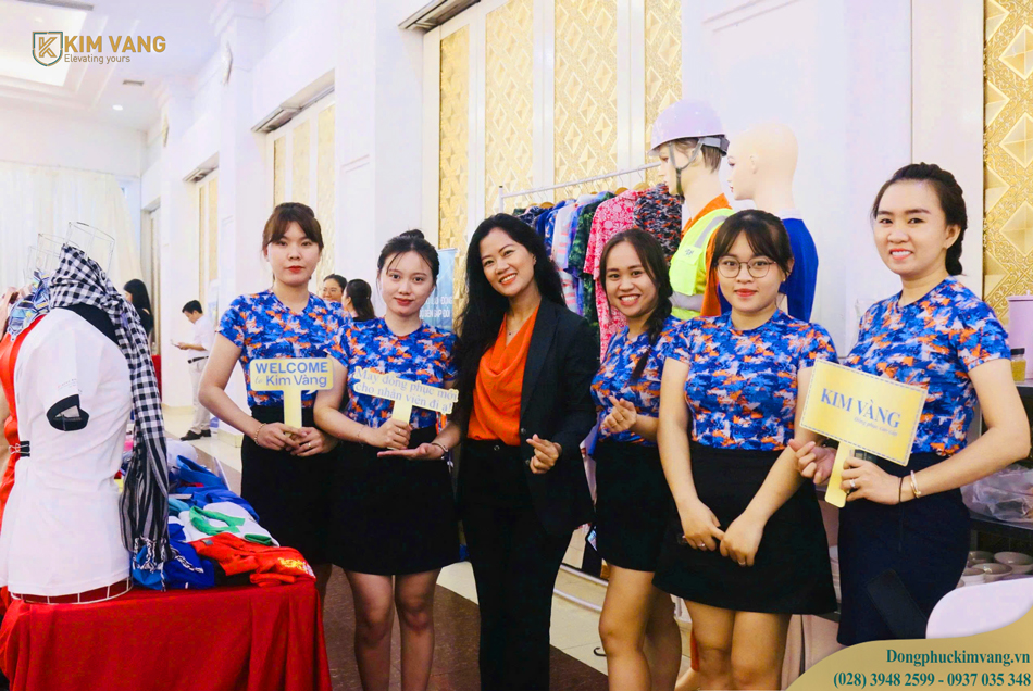 doi ngu nhan vien giau kinh nghiem nang dong cua kim vang tai su kien