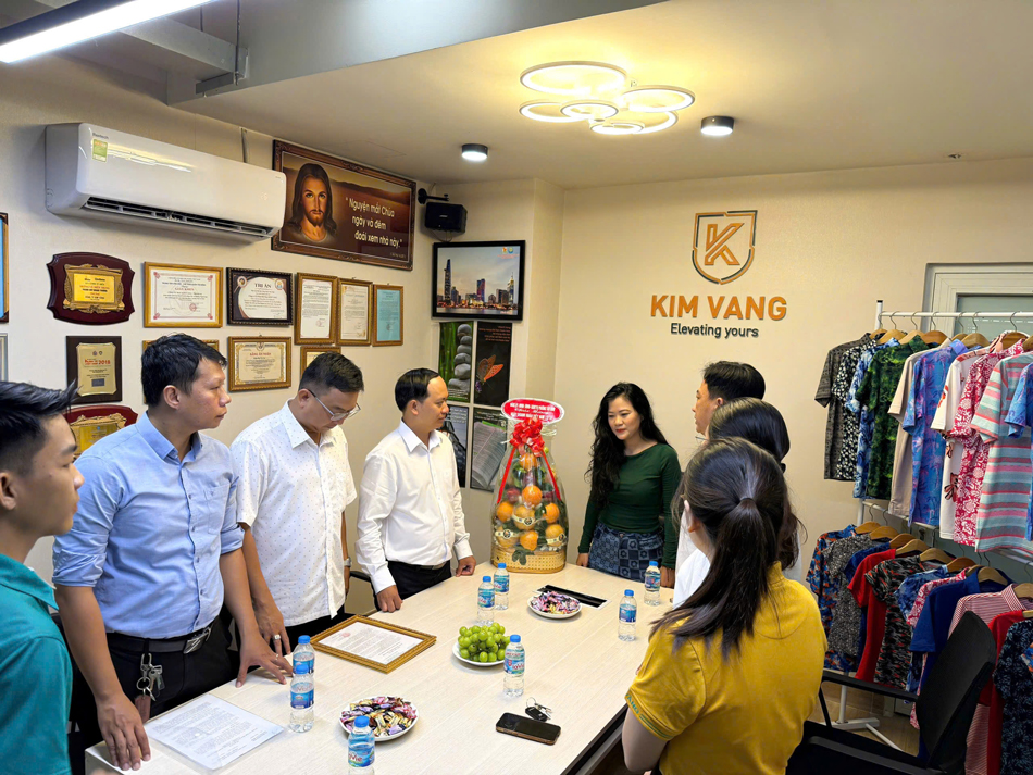 buoi gap mat ubnd phuong tan binh tai cong ty co phan det may kim vang