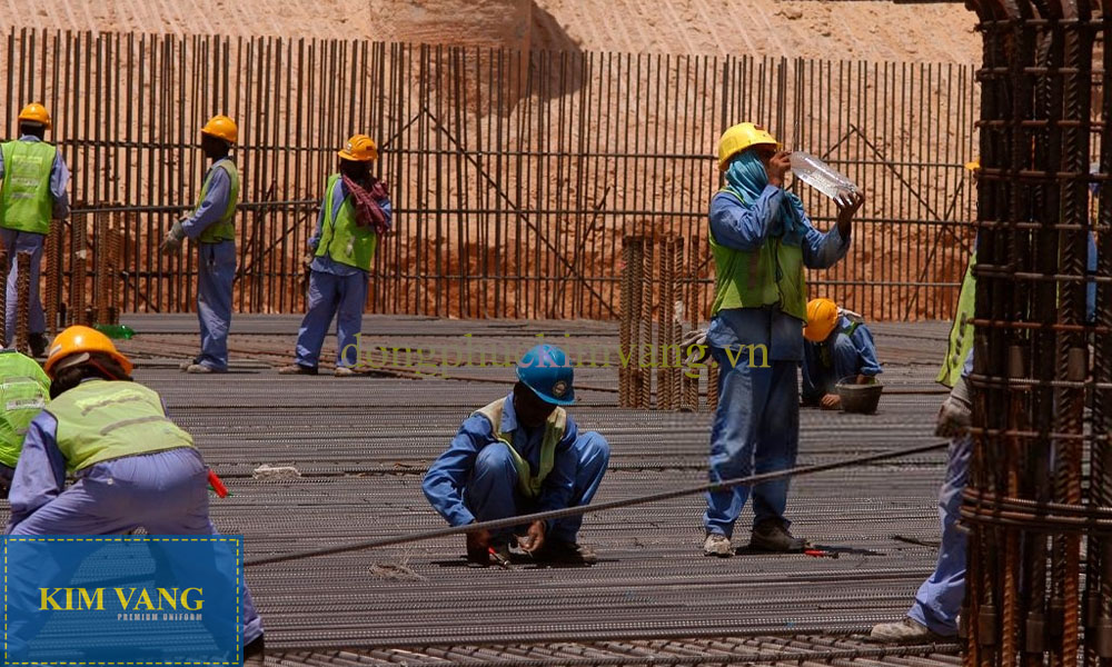 Với Người Công Nhân Đồng Phục Bảo Hộ Cho Tiêu Chuẩn Gồm Những Gì?