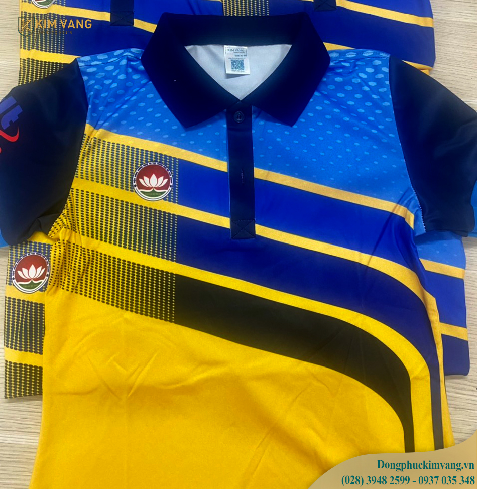 kim vang may dong phuc tennis