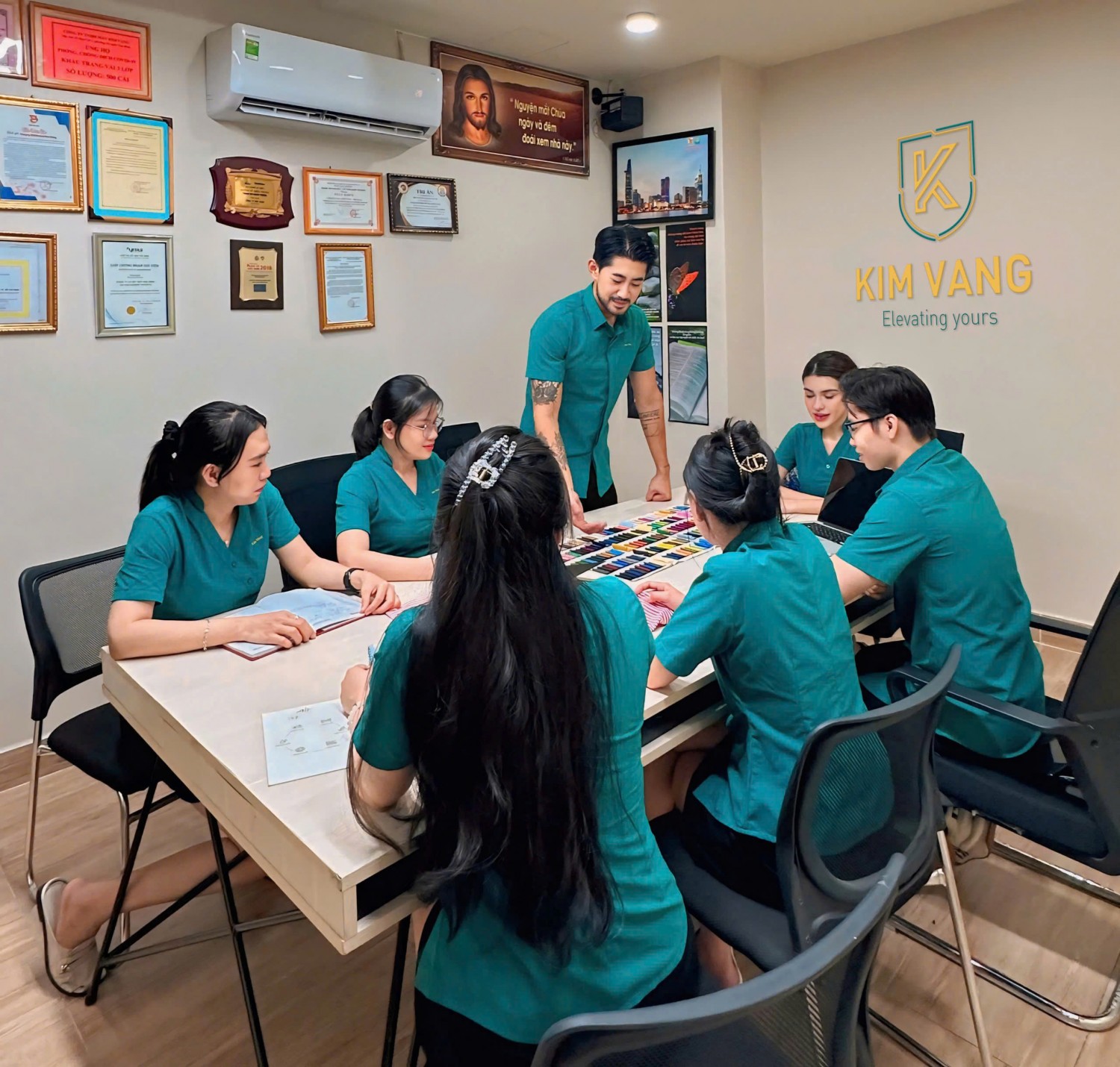Khó khăn thách thức của ngành may mặc tại Việt Nam