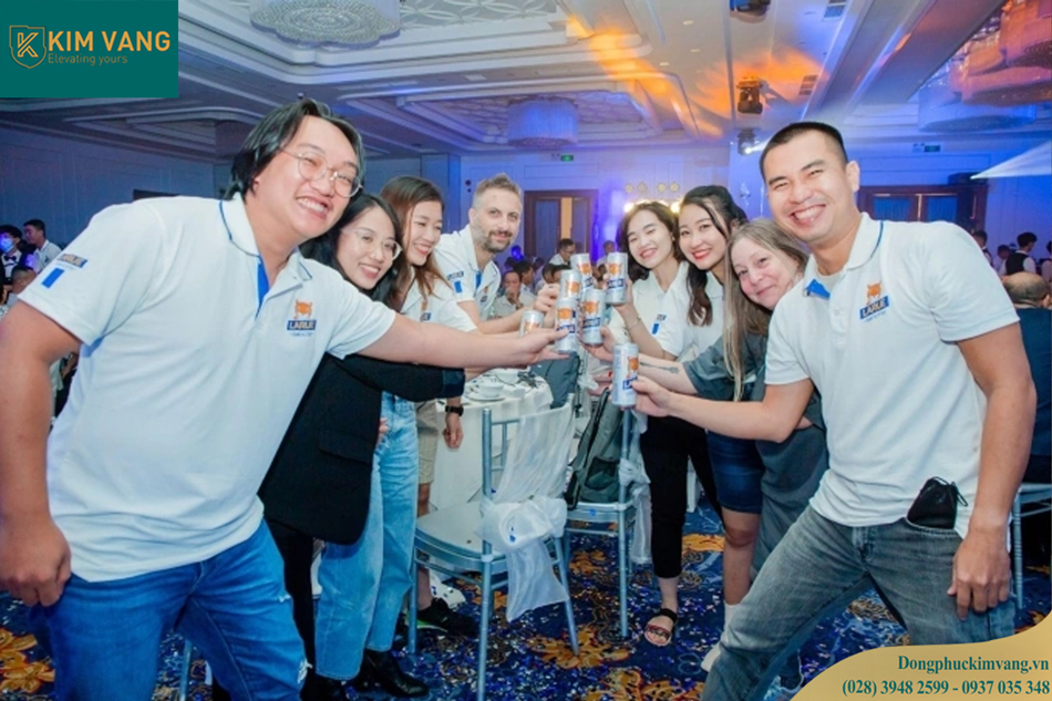đồng phục larue