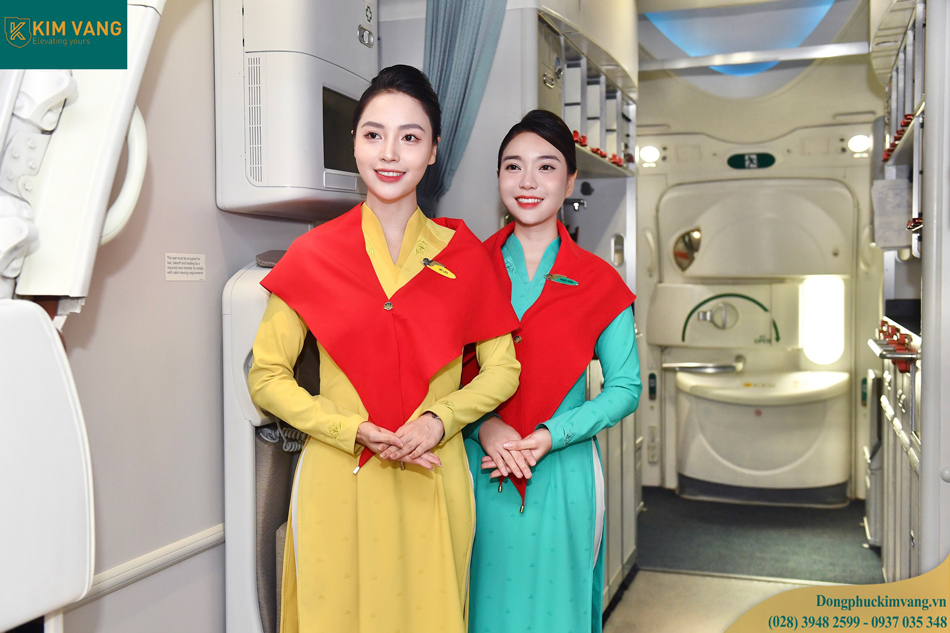 dong phuc tiep vien truong va tiep vien Vietnam Airlines
