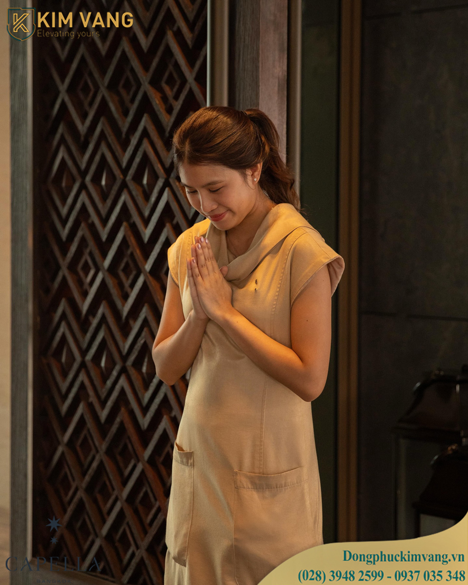 dong phuc nhan vien le tan capella bangkok dong phuc kim vang vn