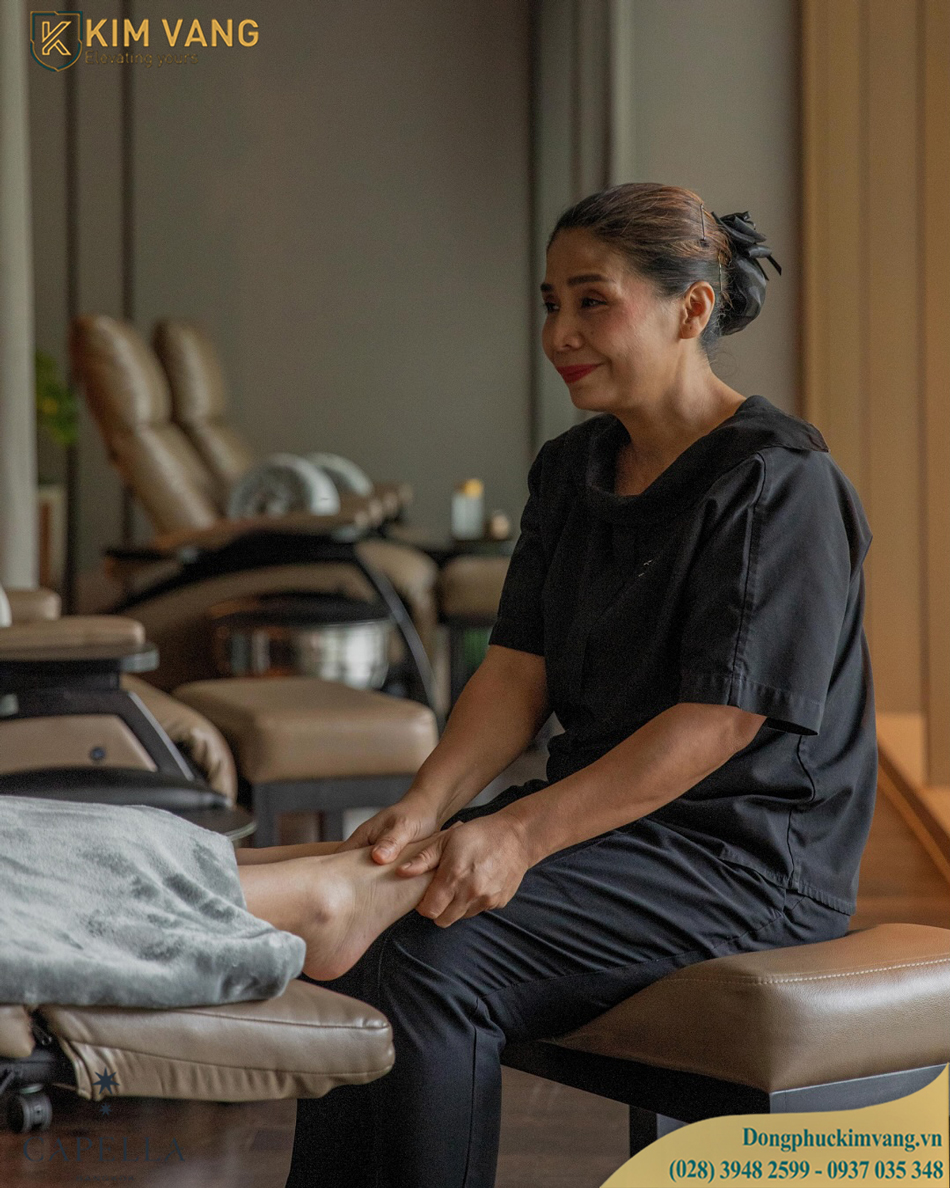 dong phuc nhan vien spa therapist capella bangkok dong phuc kim vang vn 2