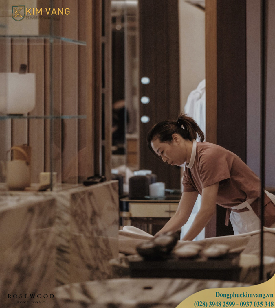 Nhân viên Housekeeping Rosewood Hong Kong
