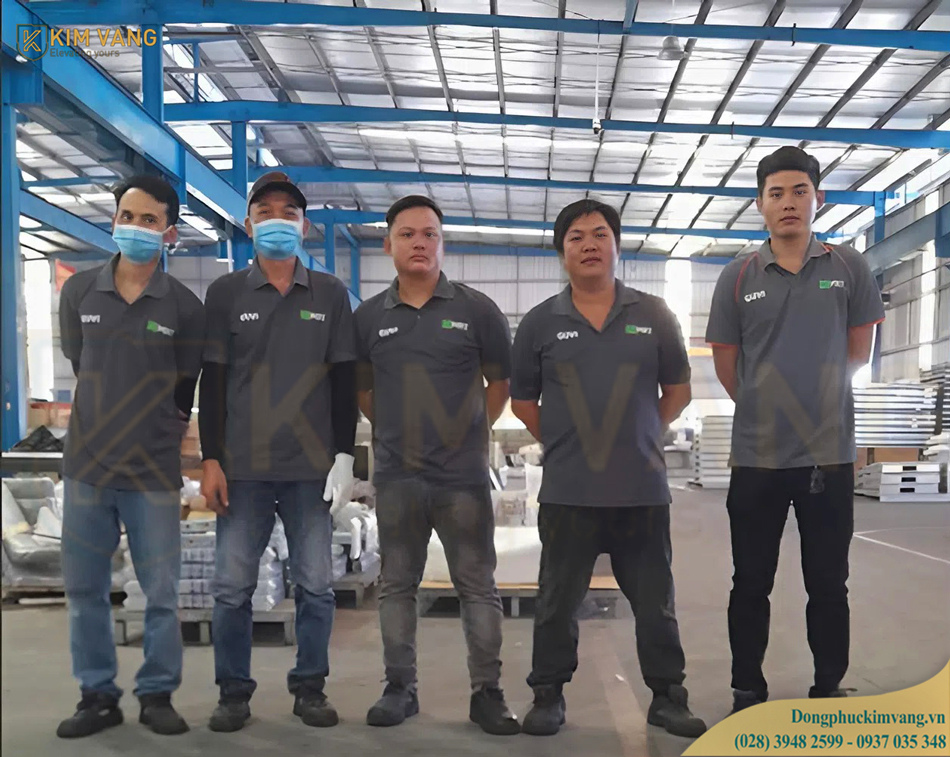 ao thun cong nhan lap rap