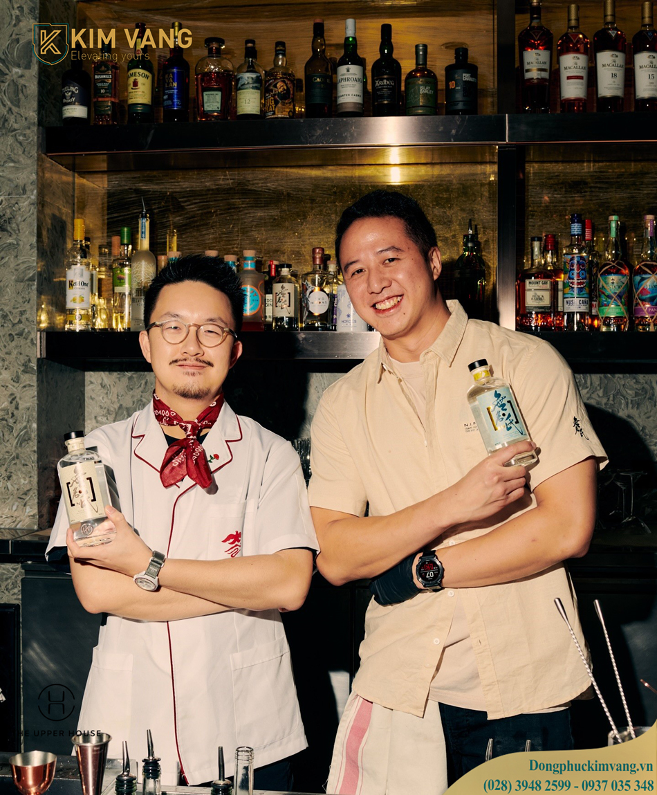 Đồng phục Bartender Trang phục nhân viên tiền sảnh khách sạn nhan-vien-tien-sanh-The Upper House, Hong Kong