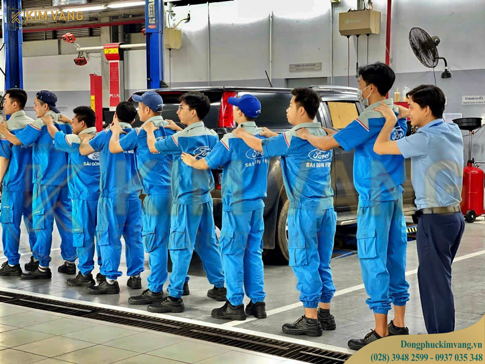 dong phuc tho lap rap ford nam sai gon