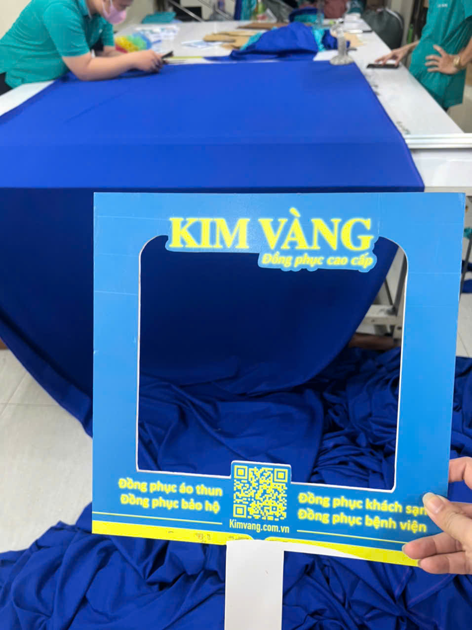 vai-da-kiem-tra-duoc-dua-vao-ban-cat-kim-vang