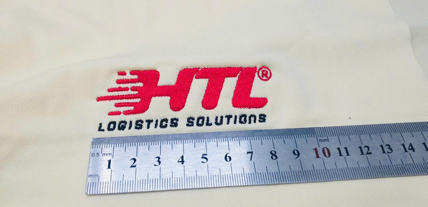 Kiểm tra kích thước thêu logo áo polo HTL