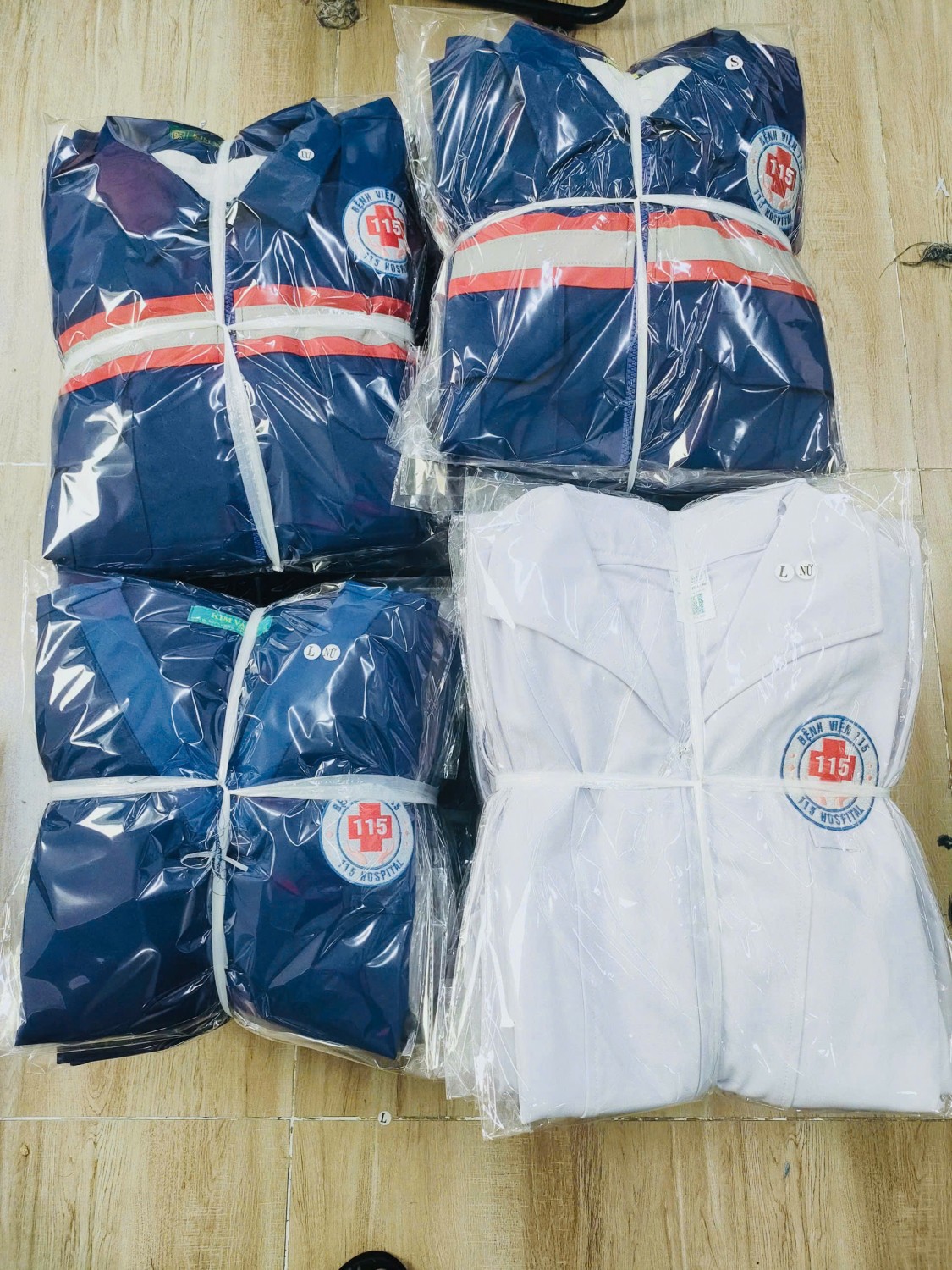 Đồng phục Bệnh viện 115 được phân loại đóng gói